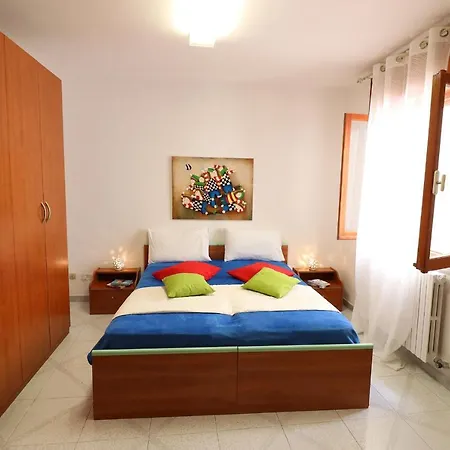 Casa Vacanze Carlotta A 6 Posti Vakantiehuis *